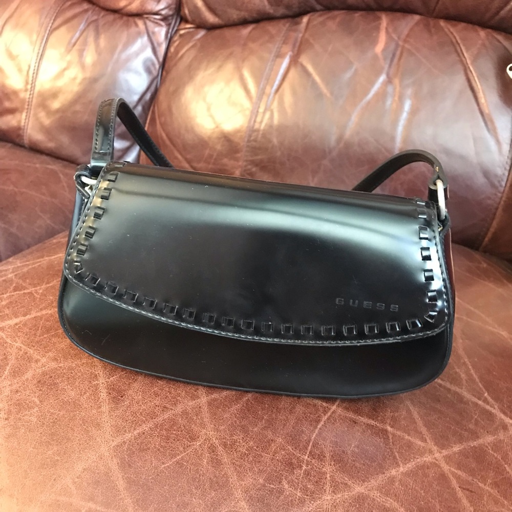 Guess clutch